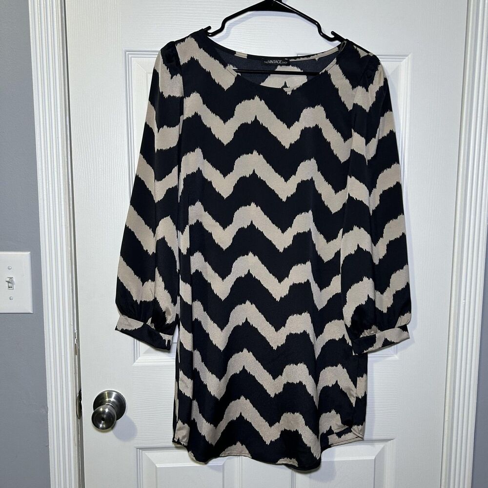 The Vintage Shop Dress Women's Medium Black Chevron Shift Long Sleeve Casual